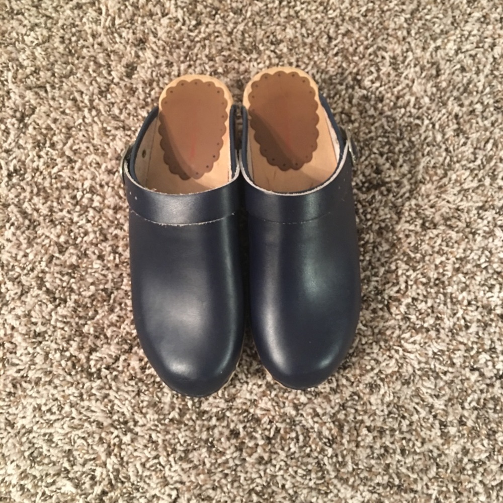 Hanna Anderson clogs